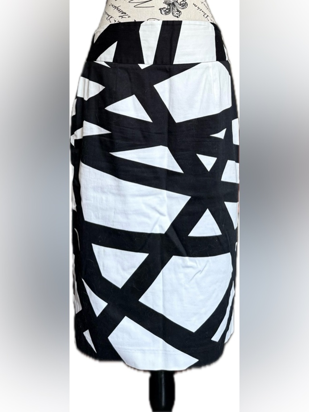 Black & White Geometric Pencil Skirt - Picture 6 of 6